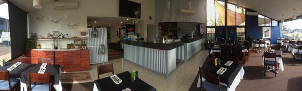 Station Motel Parkes Bagian luar foto