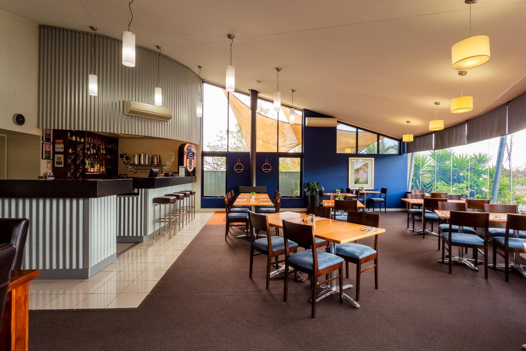 Station Motel Parkes Bagian luar foto