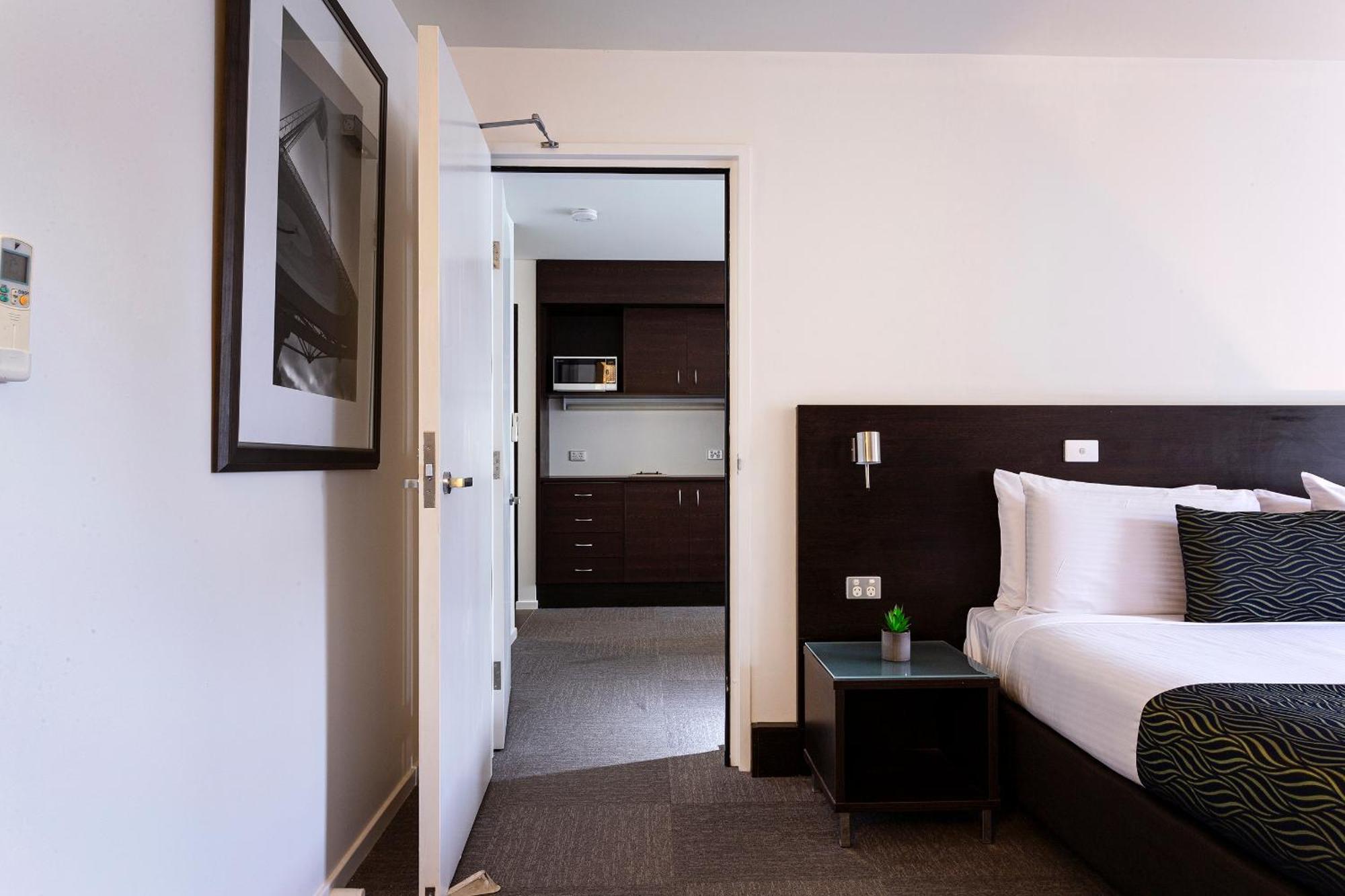 Station Motel Parkes Bagian luar foto