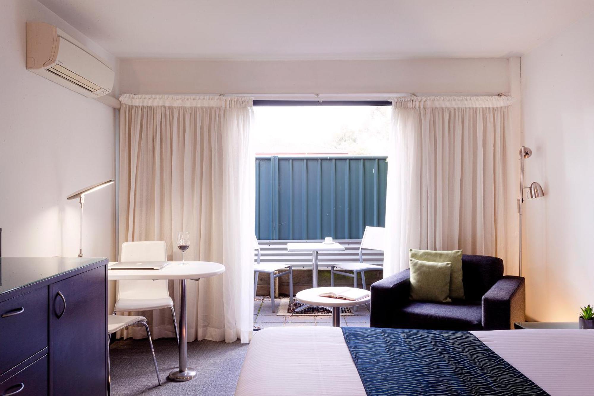 Station Motel Parkes Bagian luar foto